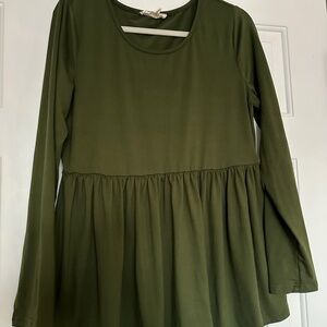 Green long sleeve top